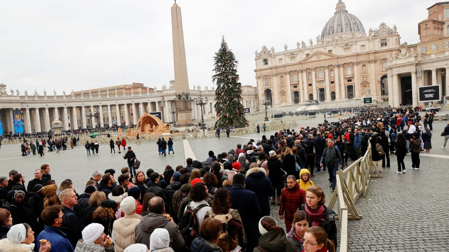 Benedict XVI: Thousands queue to see former pope’s body lying in state at the Vatican