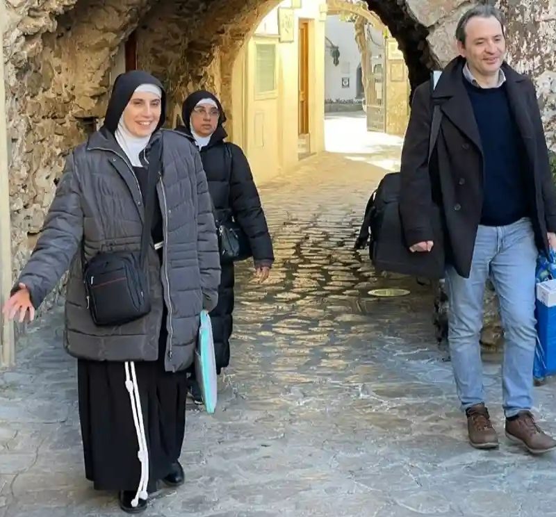 Vatican expels Rebel nuns from monastery