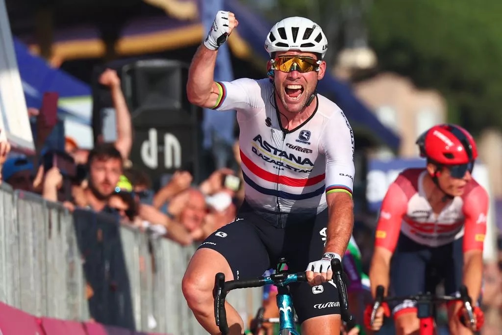 ‘What a way to end my Giro d’Italia’ – Mark Cavendish strikes in Rome