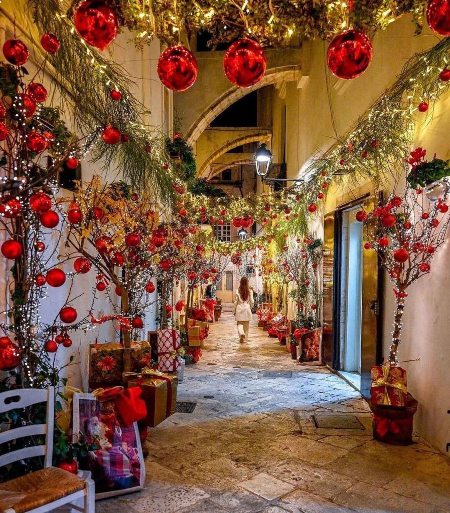 Locorotondo and 'The Christmas fairytale' Panoram Italia