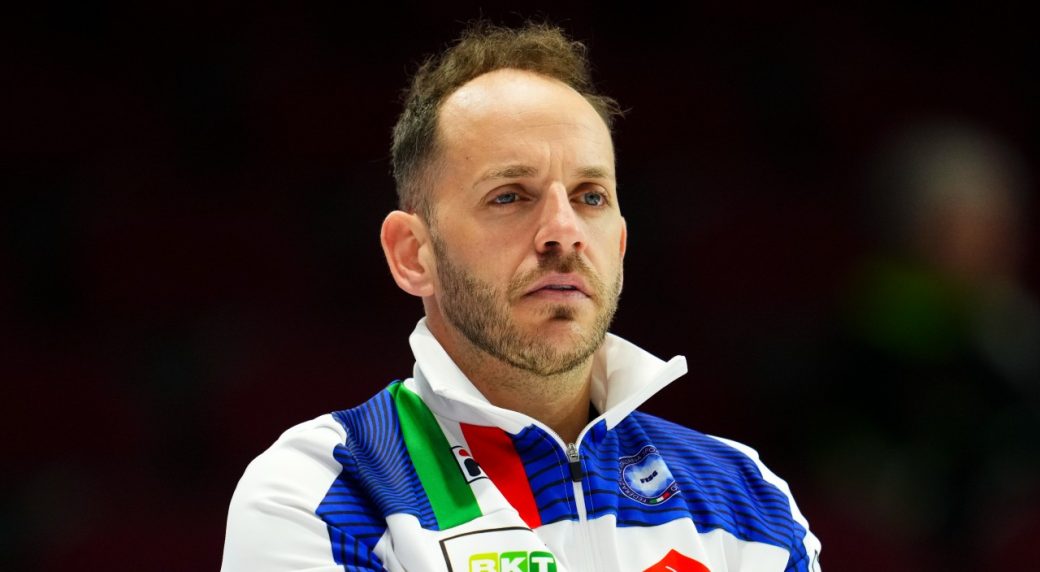 Italy's Retornaz beats Canada's Gushue at world men's curling