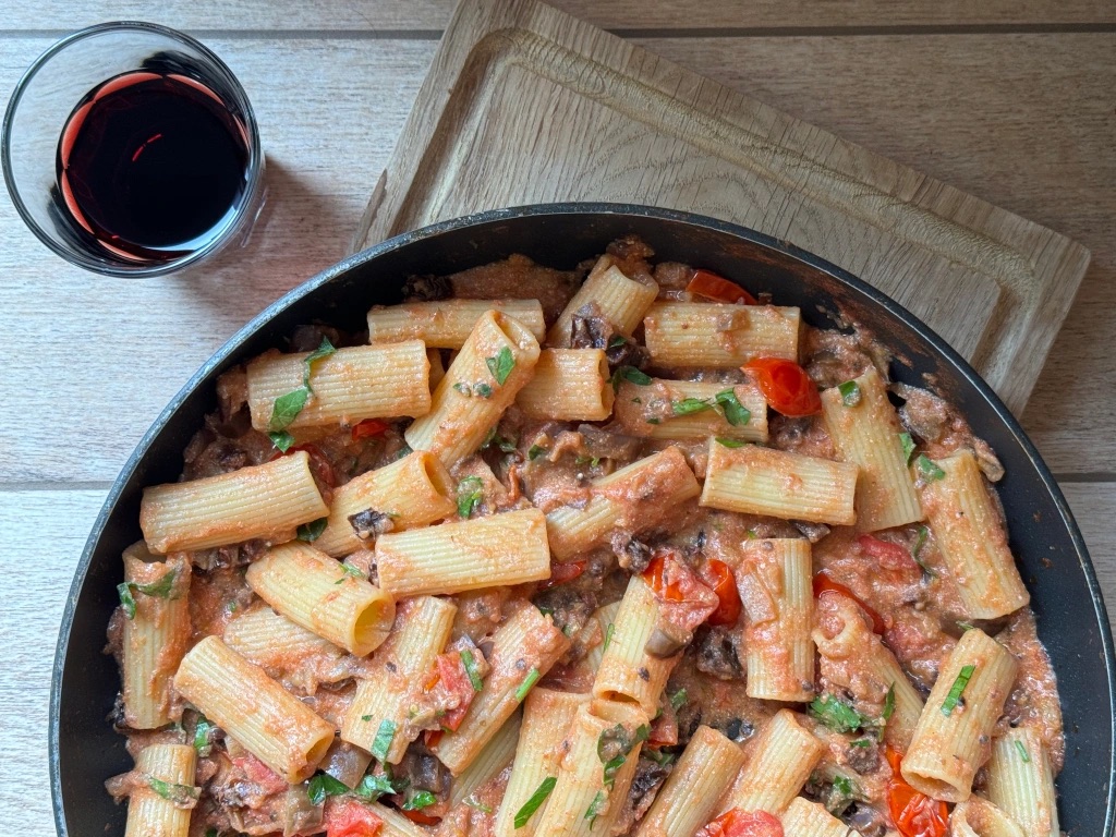 Eggplant rigatoni with sun-dried tomatoes and ricotta